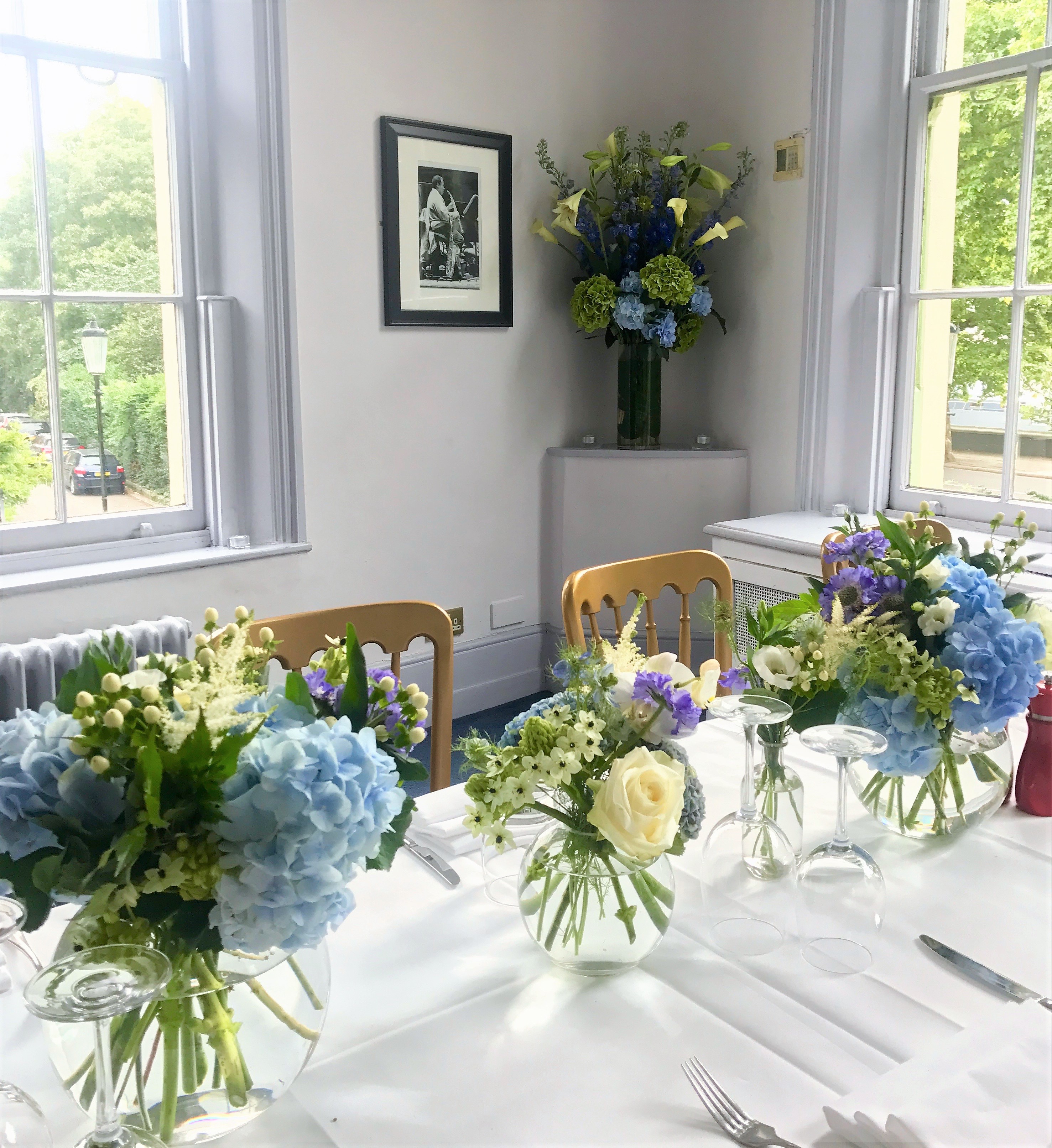 Large event flower design with dramatic scale